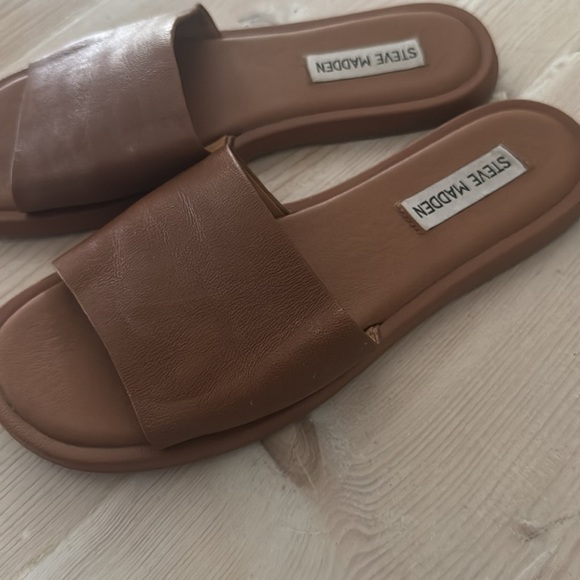 Steve Madden Sienna Slide in Brown - Picture 5 of 7